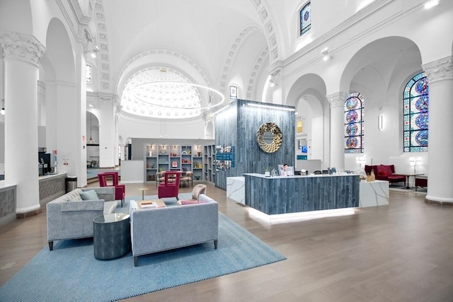 191 Washington St Unit 308, Boston, MA 02135 - lobby with a towering ceiling