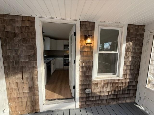 entrance to property featuring sink