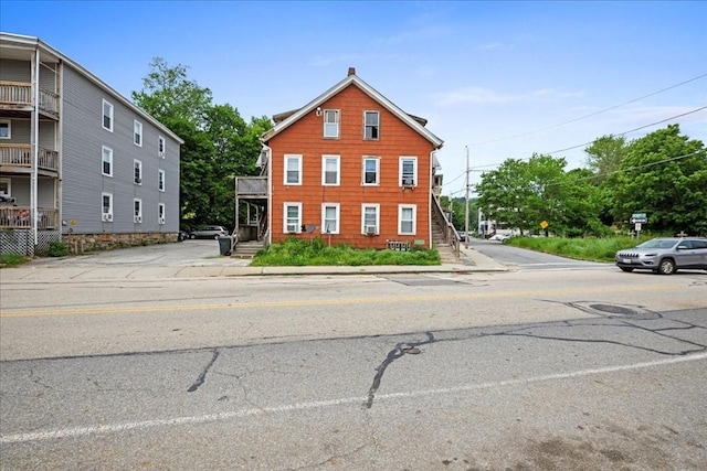39 Worcester St, Southbridge, MA 01550 - view of front of home
