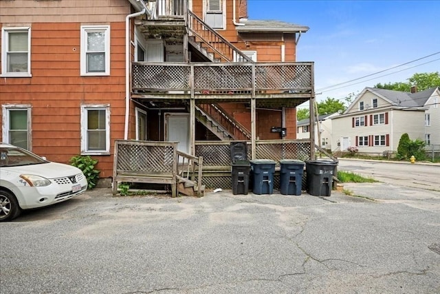 39 Worcester St, Southbridge, MA 01550 - rear view of house with stairs and a deck