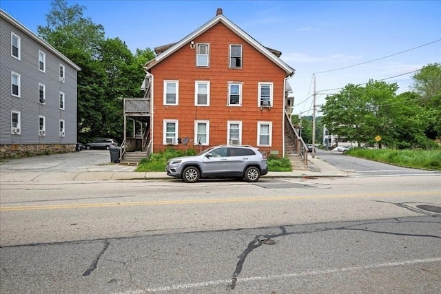 39 Worcester St, Southbridge, MA 01550 - view of front of property with stairs