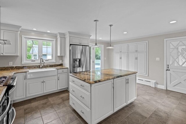 1372 Gardners Neck Rd, Swansea, MA 02777