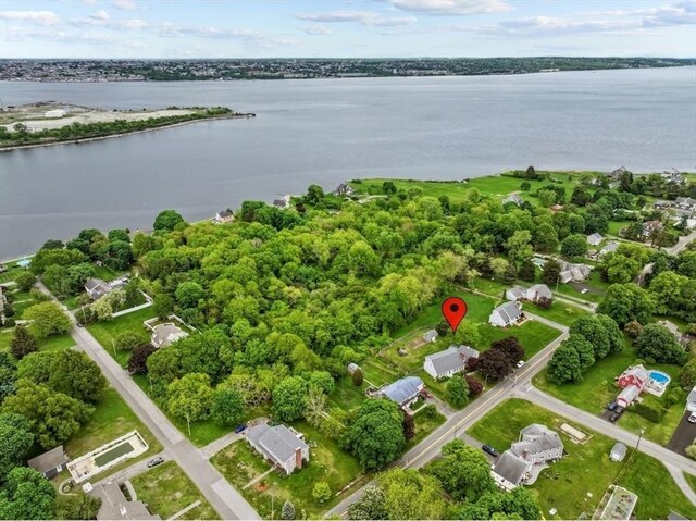 1372 Gardners Neck Rd, Swansea, MA 02777