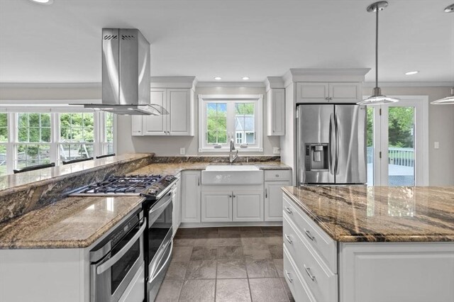 1372 Gardners Neck Rd, Swansea, MA 02777
