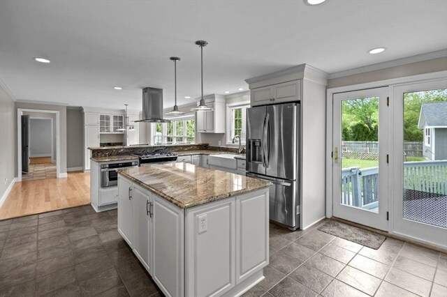 1372 Gardners Neck Rd, Swansea, MA 02777