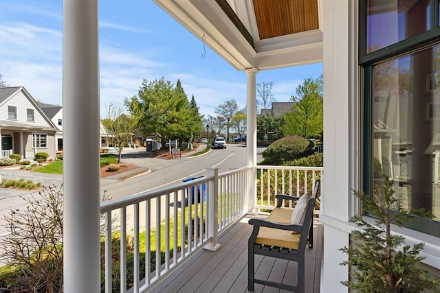 balcony featuring covered porch