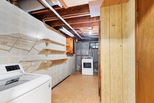 basement featuring washer / clothes dryer