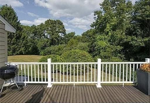 deck with grilling area