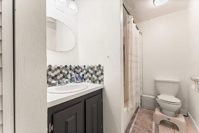 18 Cannongate Rd Unit 68, Tyngsborough, MA 01879 - bathroom featuring toilet, vanity, and shower / bath combination with curtain