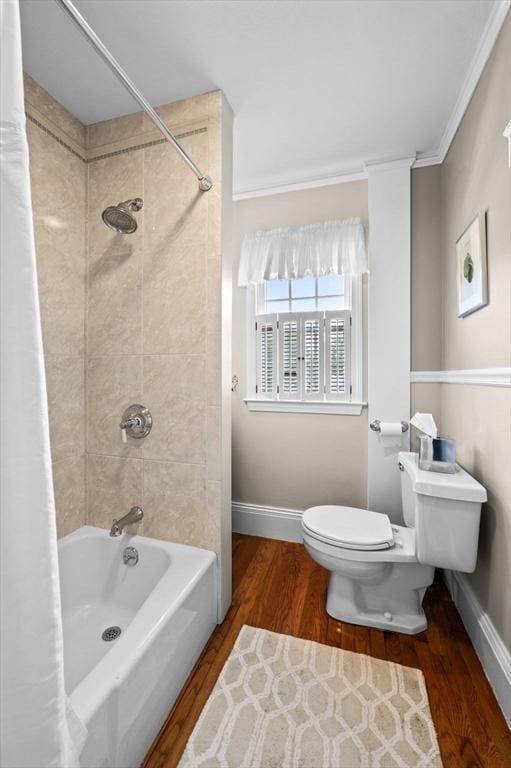 18 E St, Beverly, MA 01915 - full bathroom with toilet, shower / bathtub combination with curtain, wood finished floors, crown molding, and baseboards