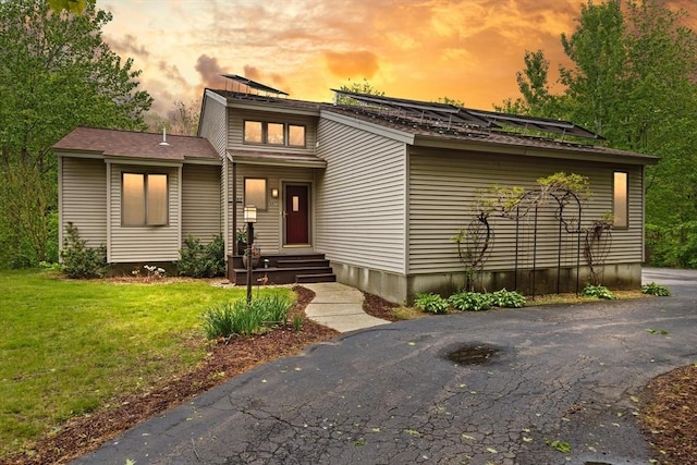 887 High Rock Rd, Fitchburg, MA 01420 - mid-century home with a lawn and a shingled roof