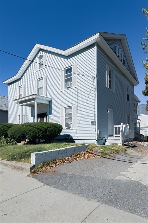 view of home's exterior