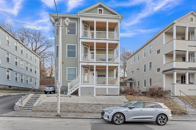 view of front of property featuring covered porch