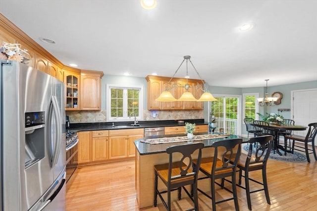 16 Preserve Way, Sturbridge, MA 01566 - kitchen featuring appliances with stainless steel finishes, a sink, plenty of natural light, decorative backsplash, and recessed lighting