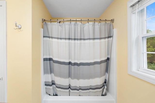 16 Preserve Way, Sturbridge, MA 01566 - full bath with a shower with shower curtain
