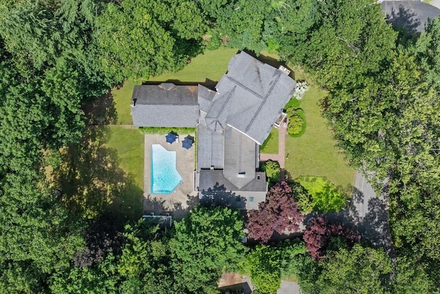 38 Lincoln Cir E, Andover, MA 01810 - view of subject property with a pool area