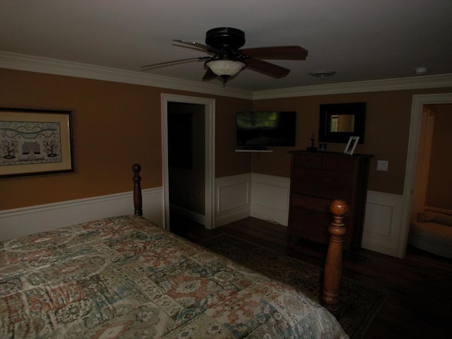 bedroom featuring ceiling fan and crown molding