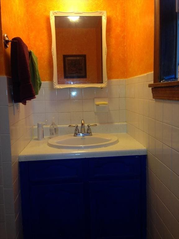 1302 Federal St Unit 20, Belchertown, MA 01007 - bathroom with vanity and tile walls