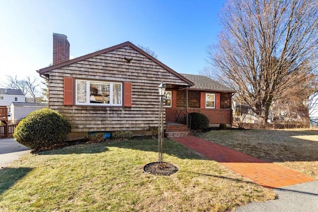 view of front of property with a front yard