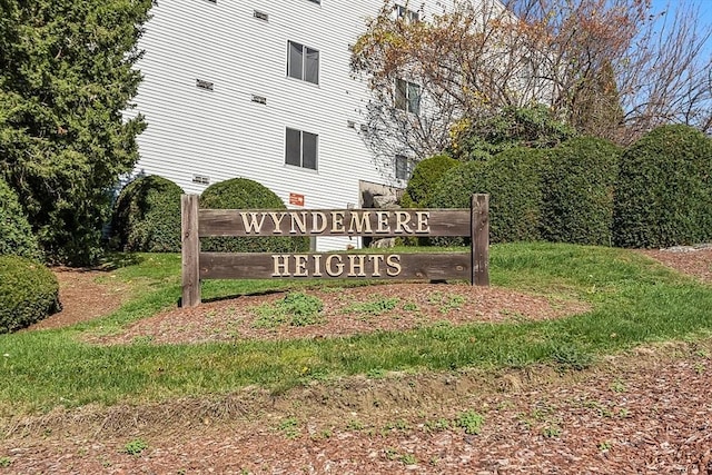 view of community / neighborhood sign