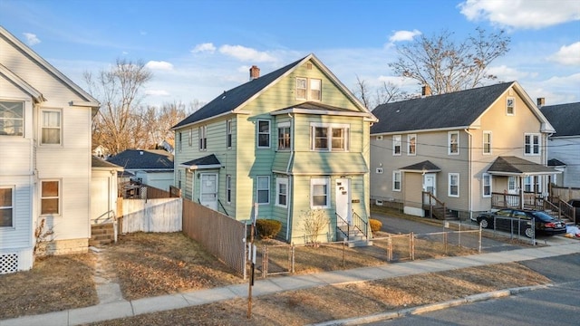 view of front of property