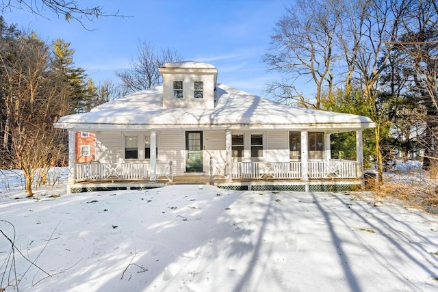 view of front of property with covered porch