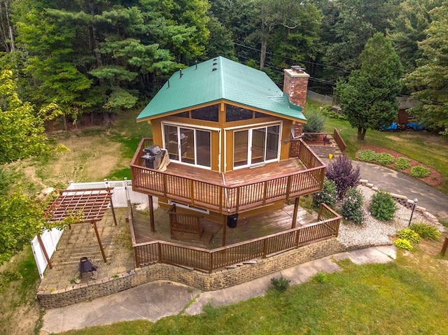 view of outdoor structure with a lawn