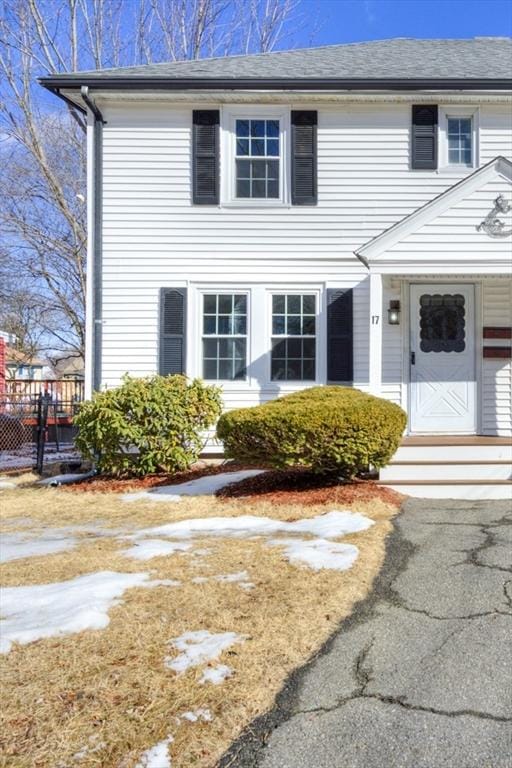 view of front of house