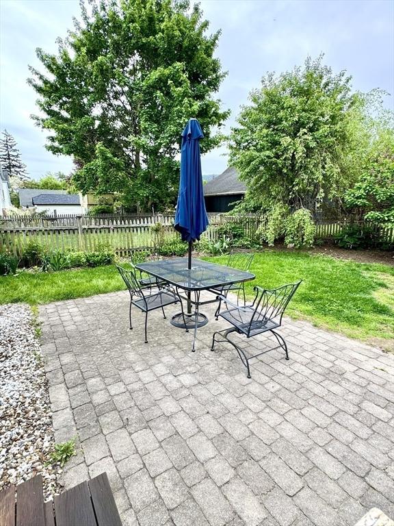 view of patio with outdoor dining space