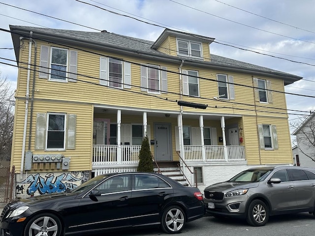 view of front of home featuring a porch