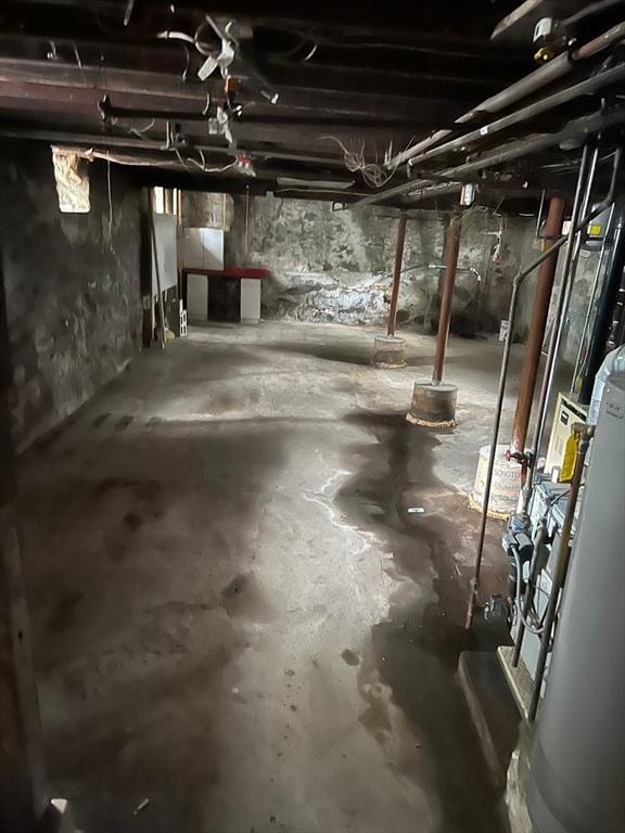 318 Holden St, Holden, MA 01520 - unfinished below grade area with water heater