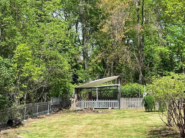 318 Holden St, Holden, MA 01520 - view of yard