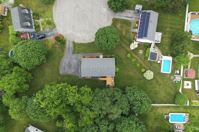 8 Messina Cir, Methuen, MA 01844 - aerial view of property and surrounding area featuring a pool area