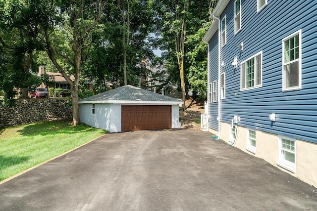 view of detached garage