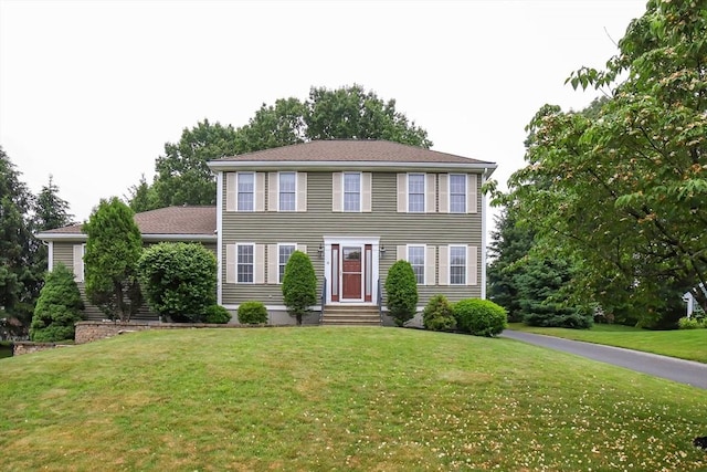 10 Morgan Cir, Holden, MA 01520 - colonial-style house featuring a front lawn