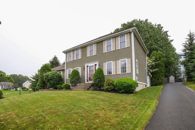 10 Morgan Cir, Holden, MA 01520 - colonial inspired home featuring a front lawn