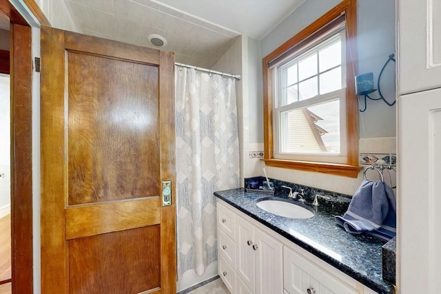 19 Orlando Ave, Winthrop, MA 02152 - full bath with vanity and curtained shower