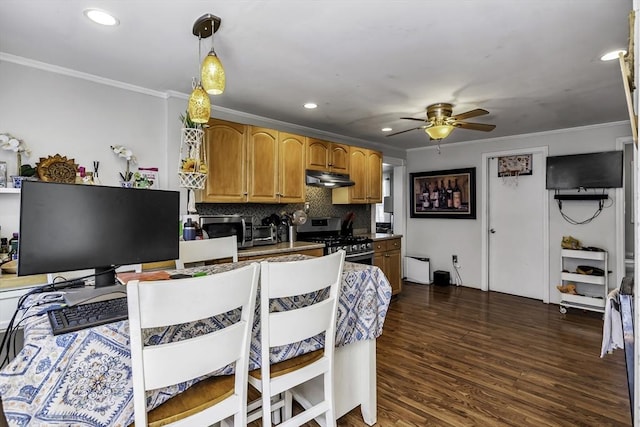 87 Lilley Ave, Lowell, MA 01850 - kitchen featuring stainless steel gas range, under cabinet range hood, crown molding, a ceiling fan, and backsplash