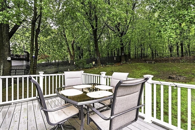 deck featuring outdoor dining space