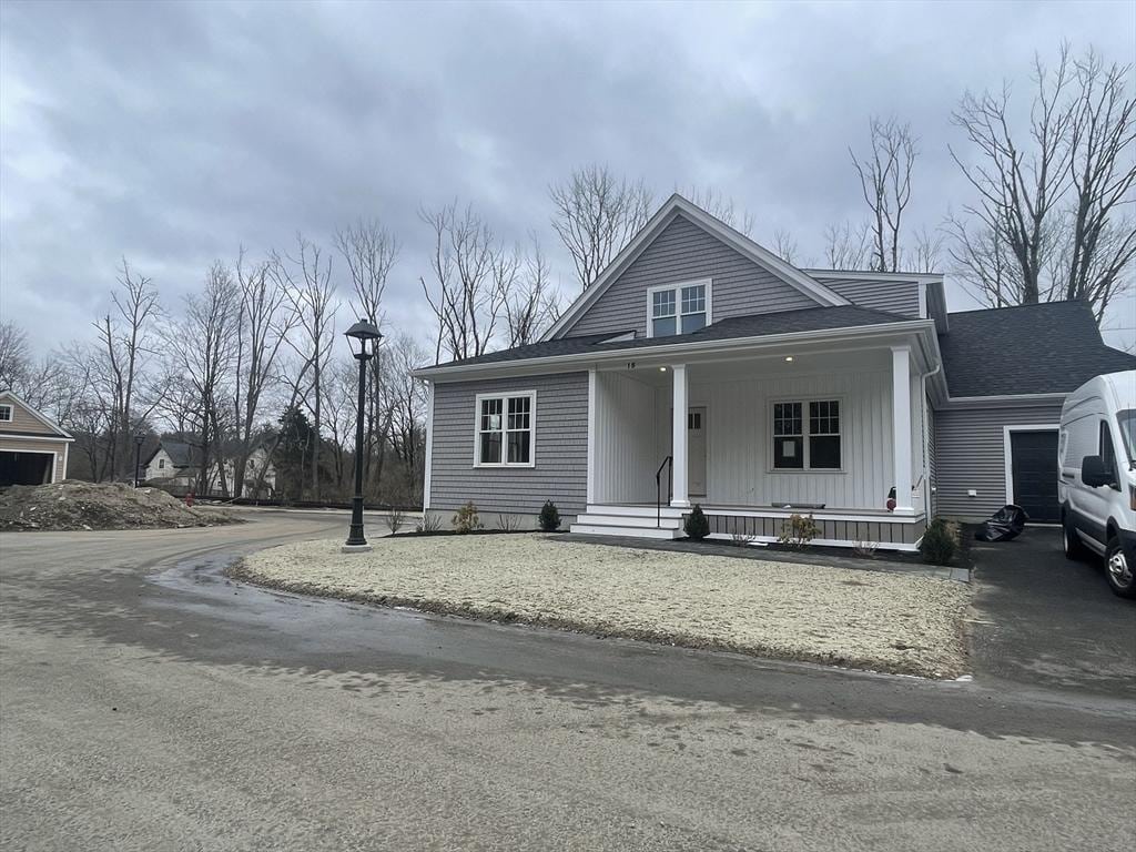 view of front of house featuring covered porch