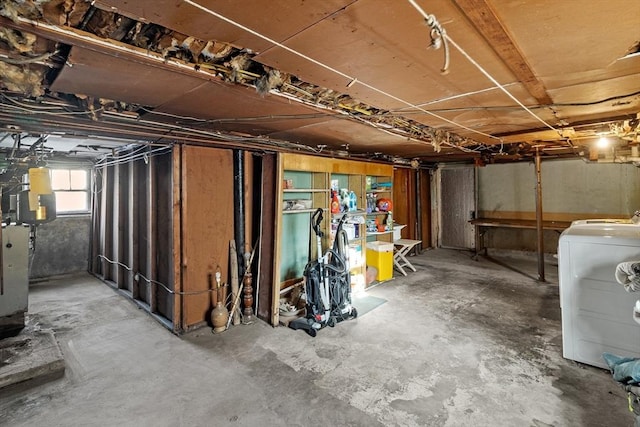 basement featuring washer / clothes dryer