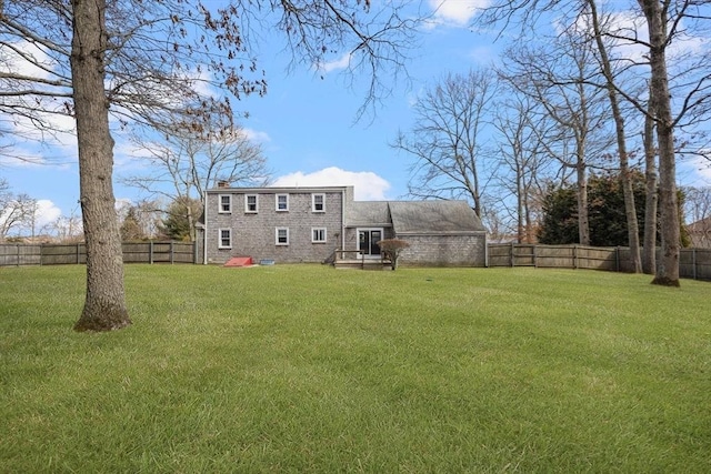 view of yard featuring a fenced backyard