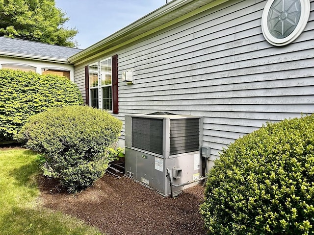 1408 Fox Run, Middleboro, MA 02346 - view of home's exterior with a central AC unit
