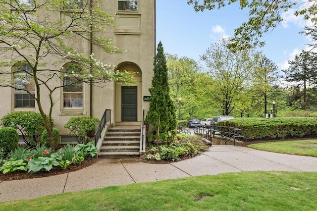 60 Glen Rd Unit 201, Brookline, MA 02445 - property entrance with stucco siding
