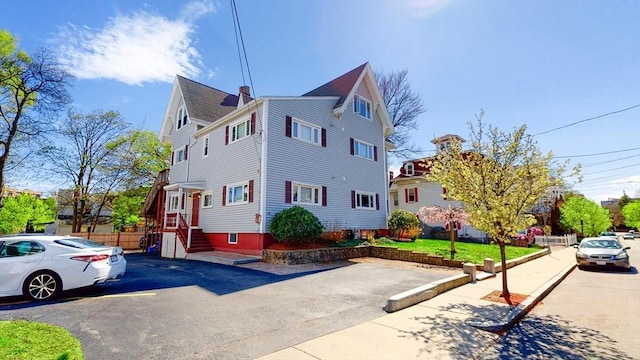view of home's exterior