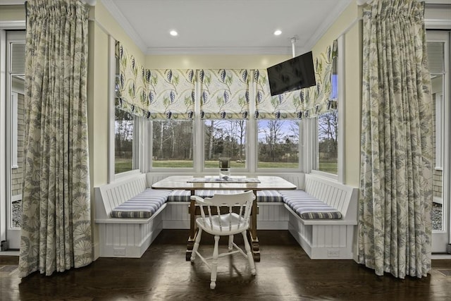 sunroom / solarium with breakfast area