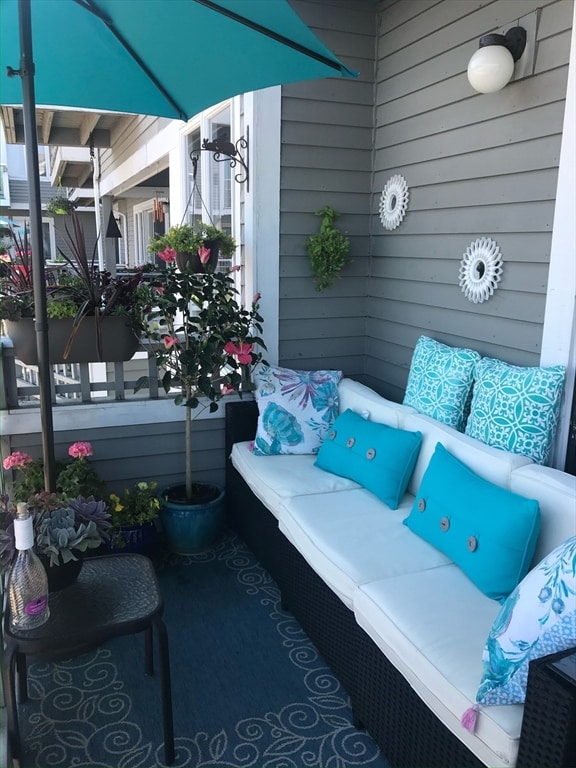 view of patio / terrace featuring an outdoor hangout area