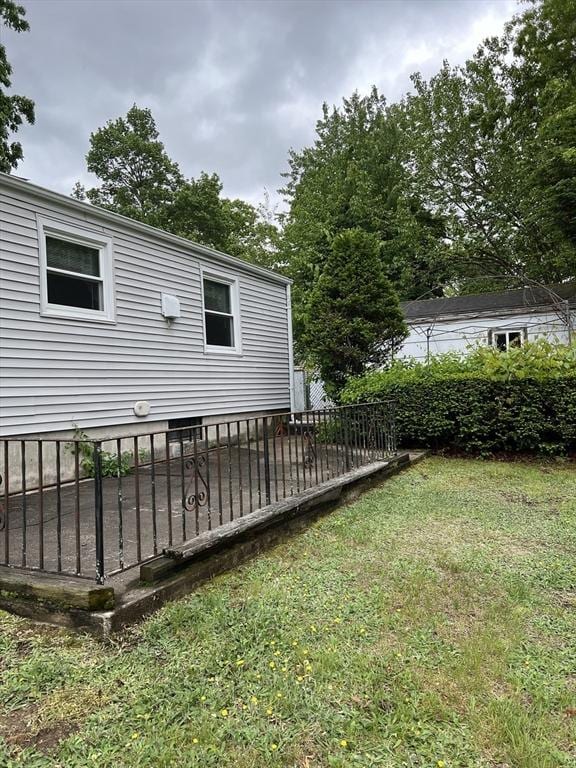 50 Feltham Rd, Springfield, MA 01118 - view of yard