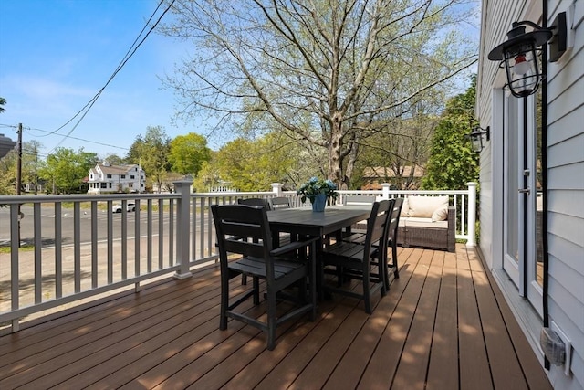 4 Agawam Ave, Ipswich, MA 01938 - deck with outdoor dining space