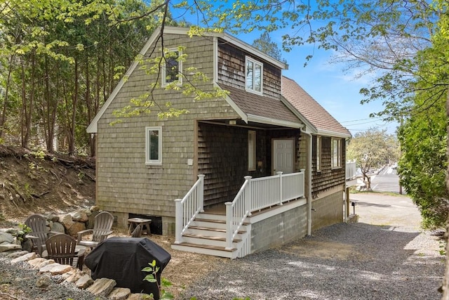 4 Agawam Ave, Ipswich, MA 01938 - view of front of property with a shingled roof